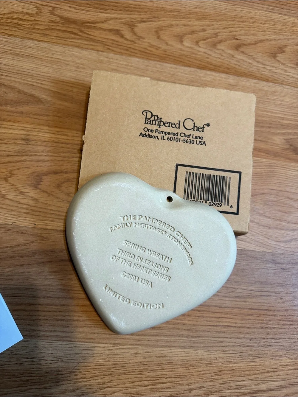Pampered Chef Heart-Shaped Floral Mold in Cream